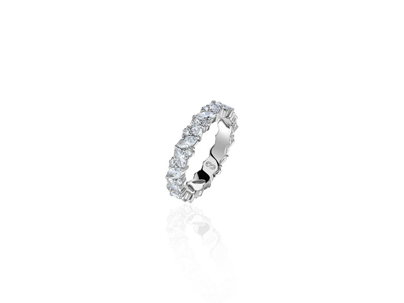 Ring, 18-carat white gold with diamonds