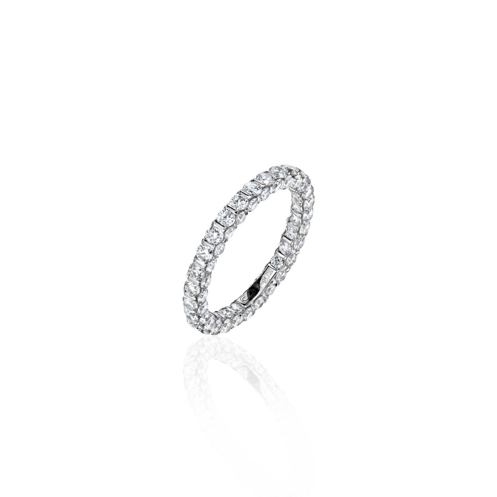 Wedding ring, 18-carat white gold with diamonds
