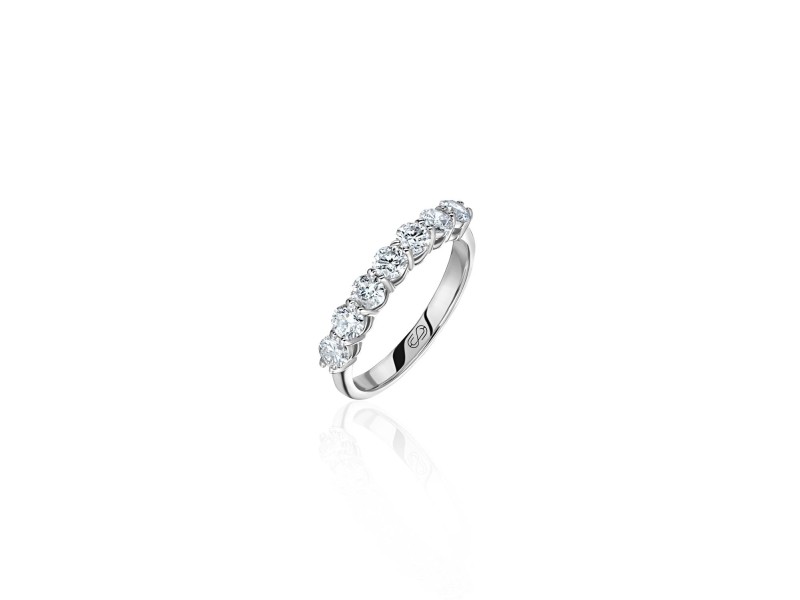 Wedding ring, 18-carat white gold with diamonds