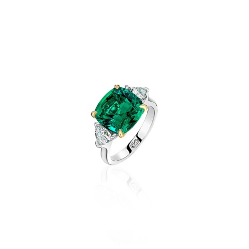 Ring, 18-carat white & yellow gold with diamonds & emeralds Ring, 18-carat white & yellow gold with diamonds & emeralds