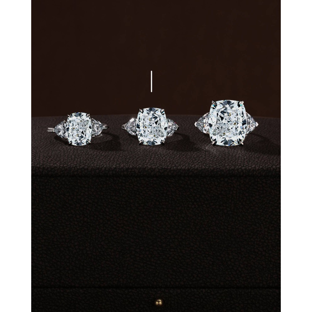 Ring 18-carat white gold with diamonds
