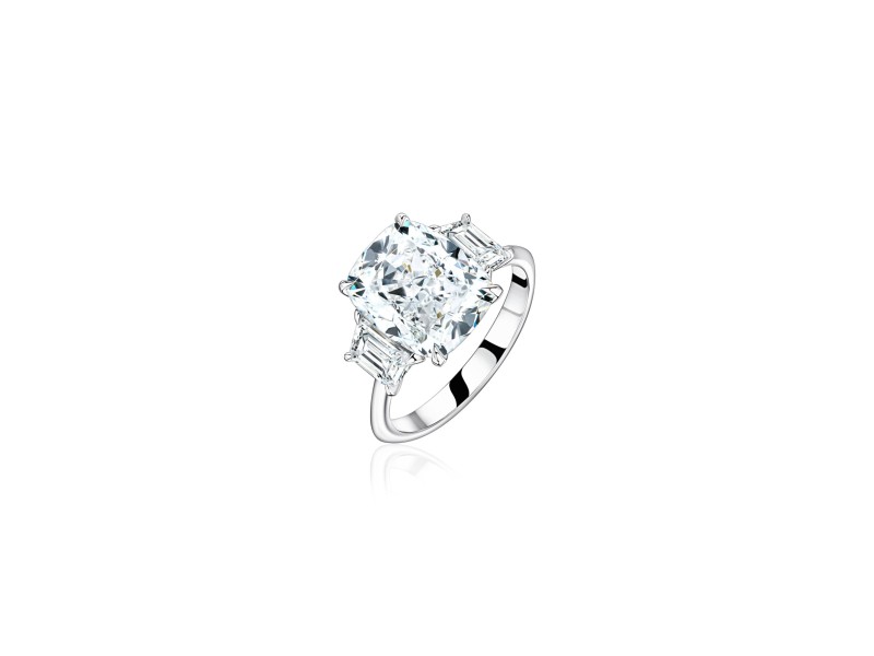 Ring 18-carat white gold with diamonds