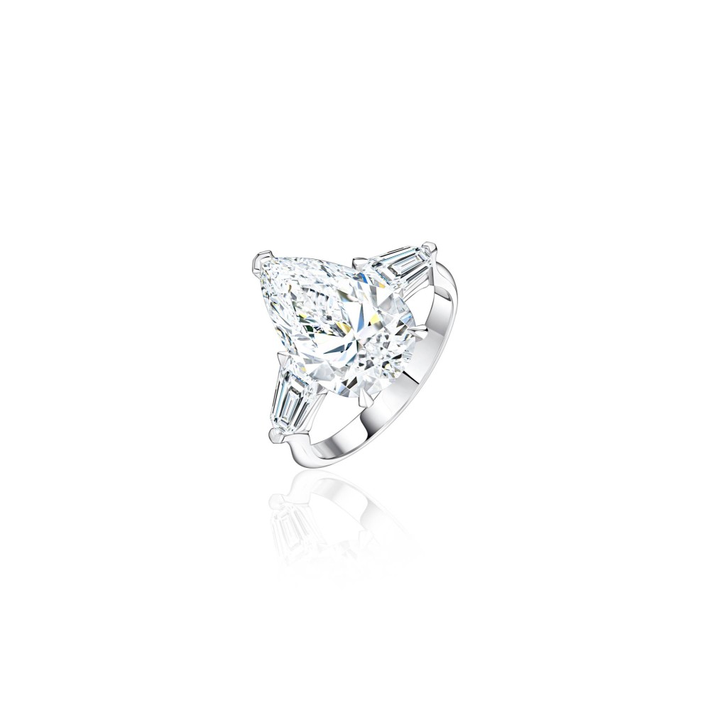 Ring 18-carat white gold with diamonds