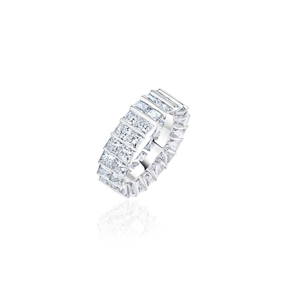 Ring 18-carat white gold with diamonds