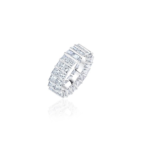 Ring 18-carat white gold with diamonds Ring 18-carat white gold with diamonds