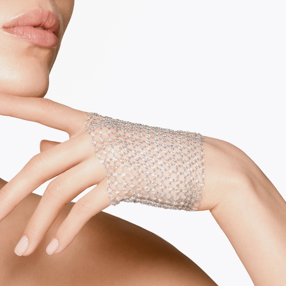 Glove, 18-carat white gold with diamonds