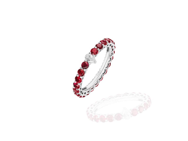 Ring, 18-carat white gold with diamonds