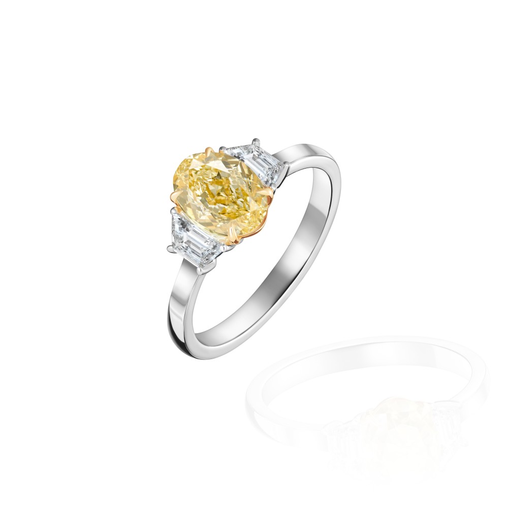 Ring, 18-carat white gold with diamonds and yellow diamonds