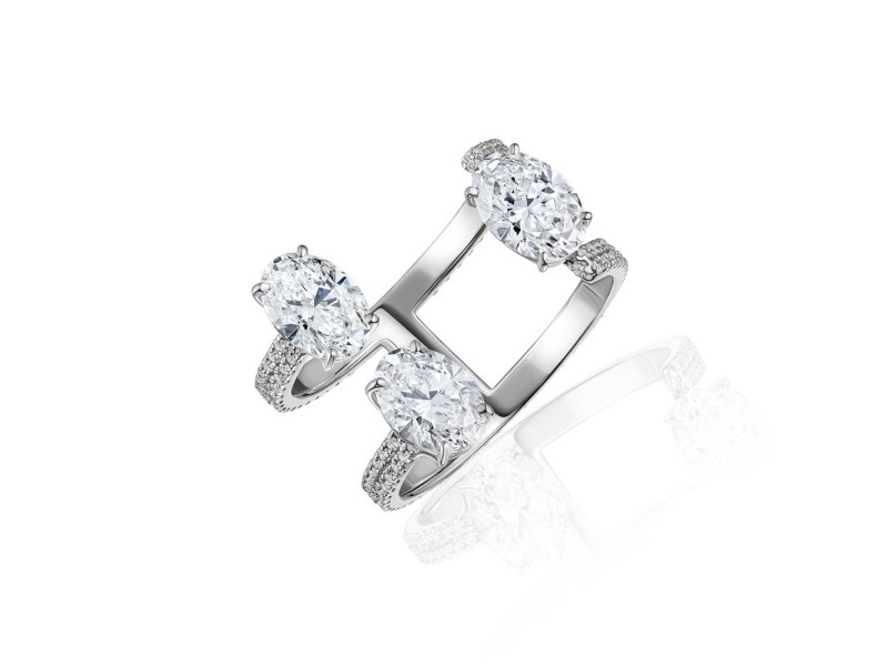 Ring, 18-carat white gold with diamonds