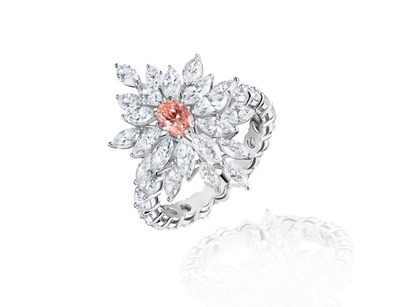 Ring, 18-carat white gold with pink diamonds