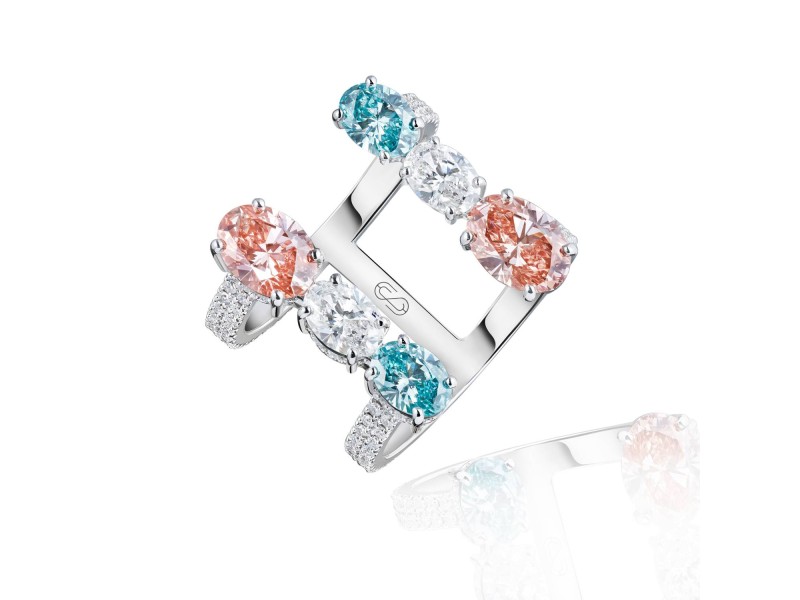 Ring, 18-carat white gold with diamonds
