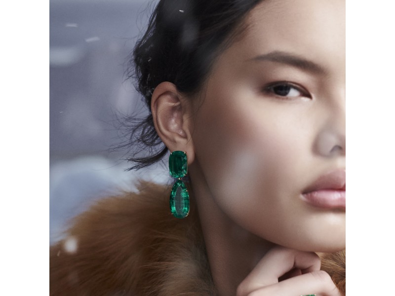 Earrings, 18-carat white gold with emeralds