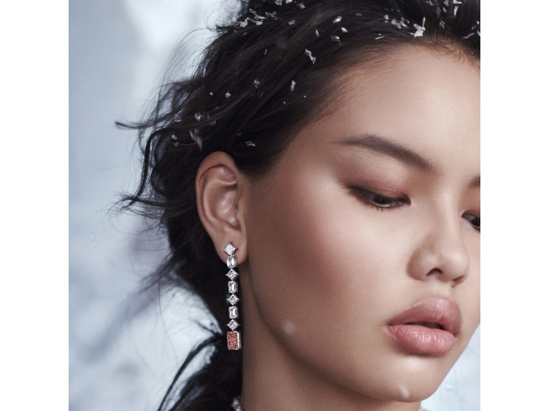 Earrings, 18-carat white gold with diamonds