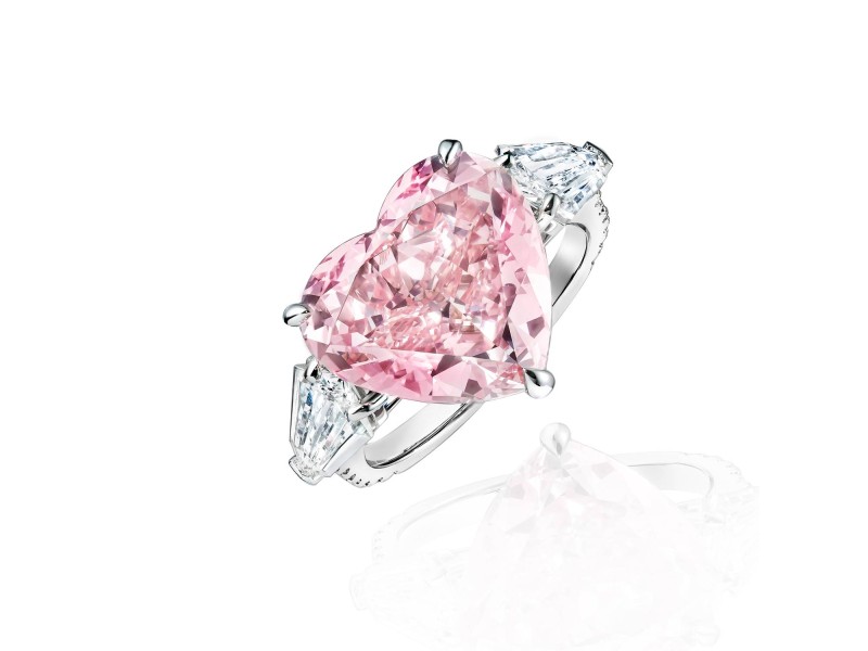 Ring, 18-carat white gold with diamonds